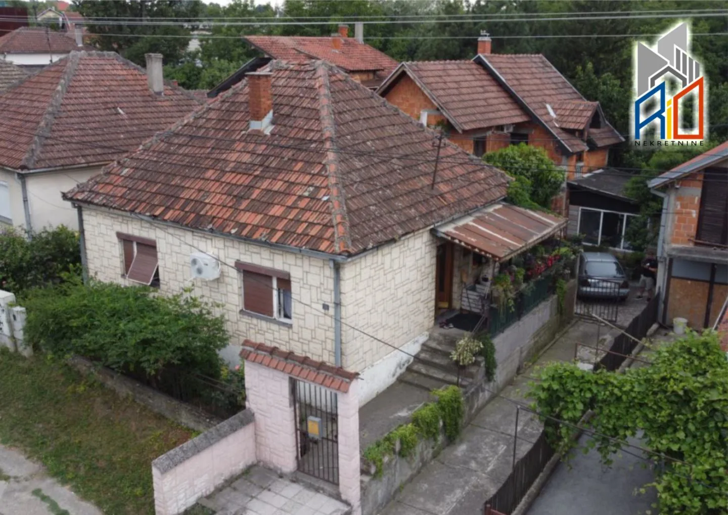 Useljive dve kuće u Ubu slika 2