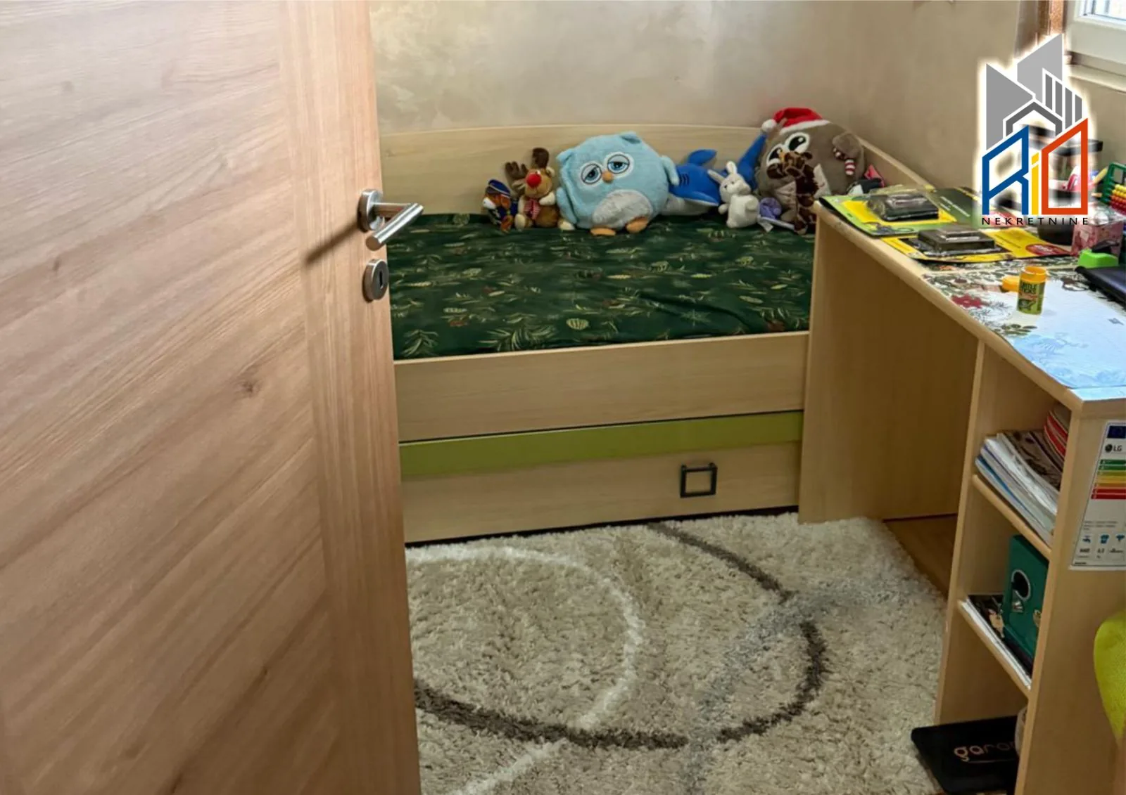 Useljiva moderna kuća u Takovu pored Uba slika 11