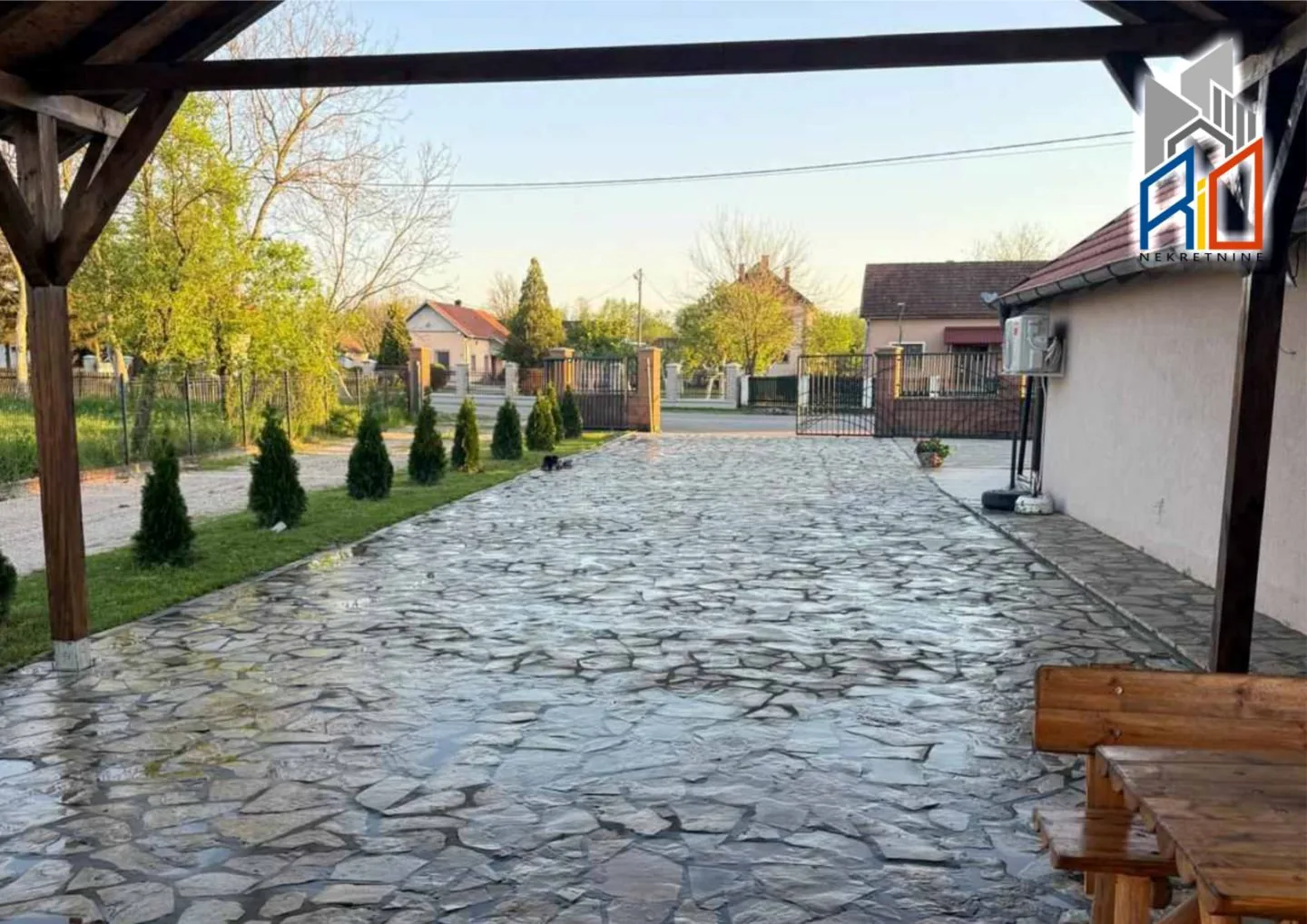 Useljiva moderna kuća u Takovu pored Uba slika 16