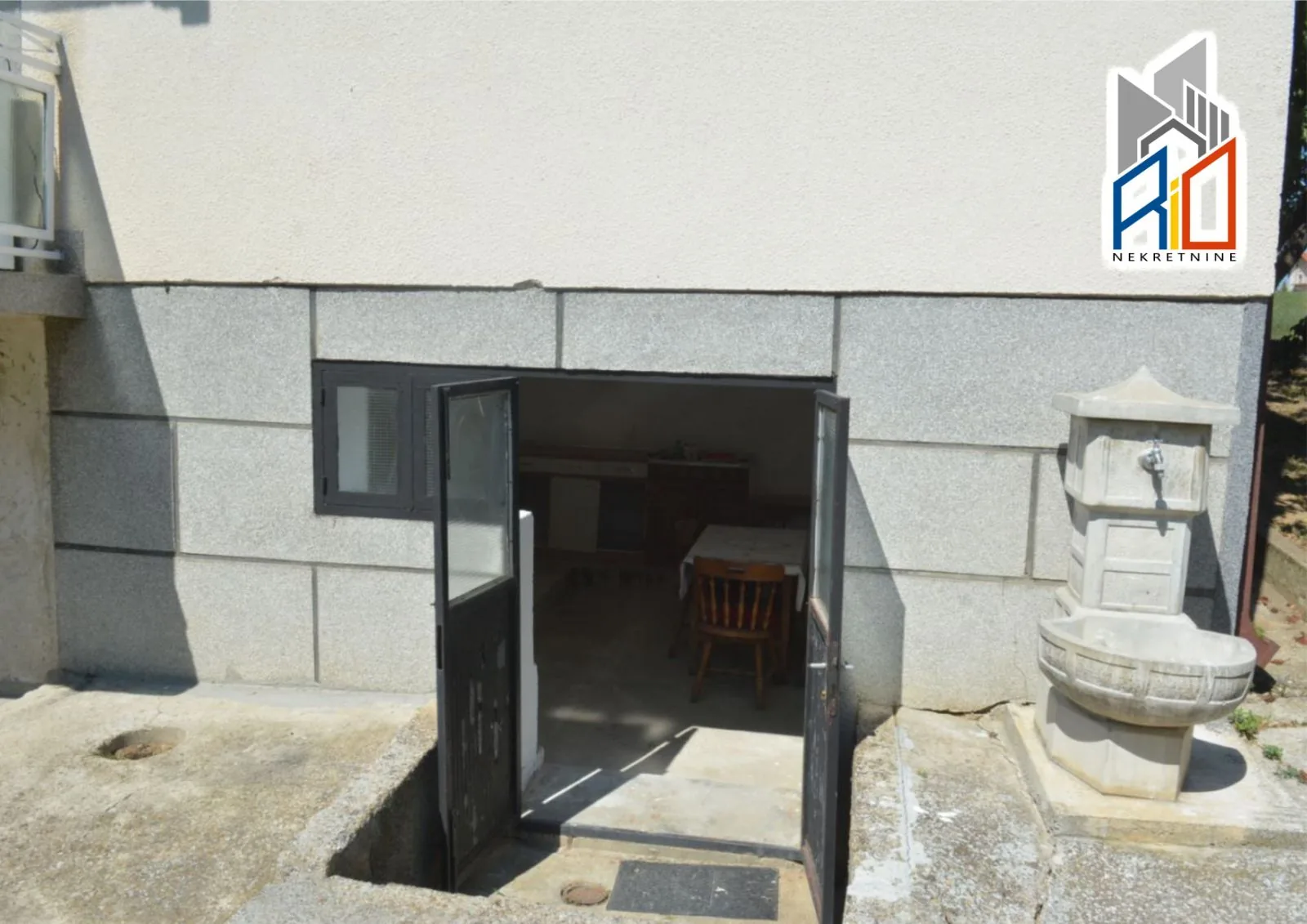 Kuća 200m2 u Ubu slika 10