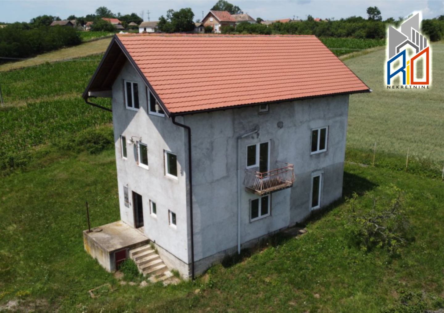 Kuća 200m2 u Tularima kod Uba slika 13