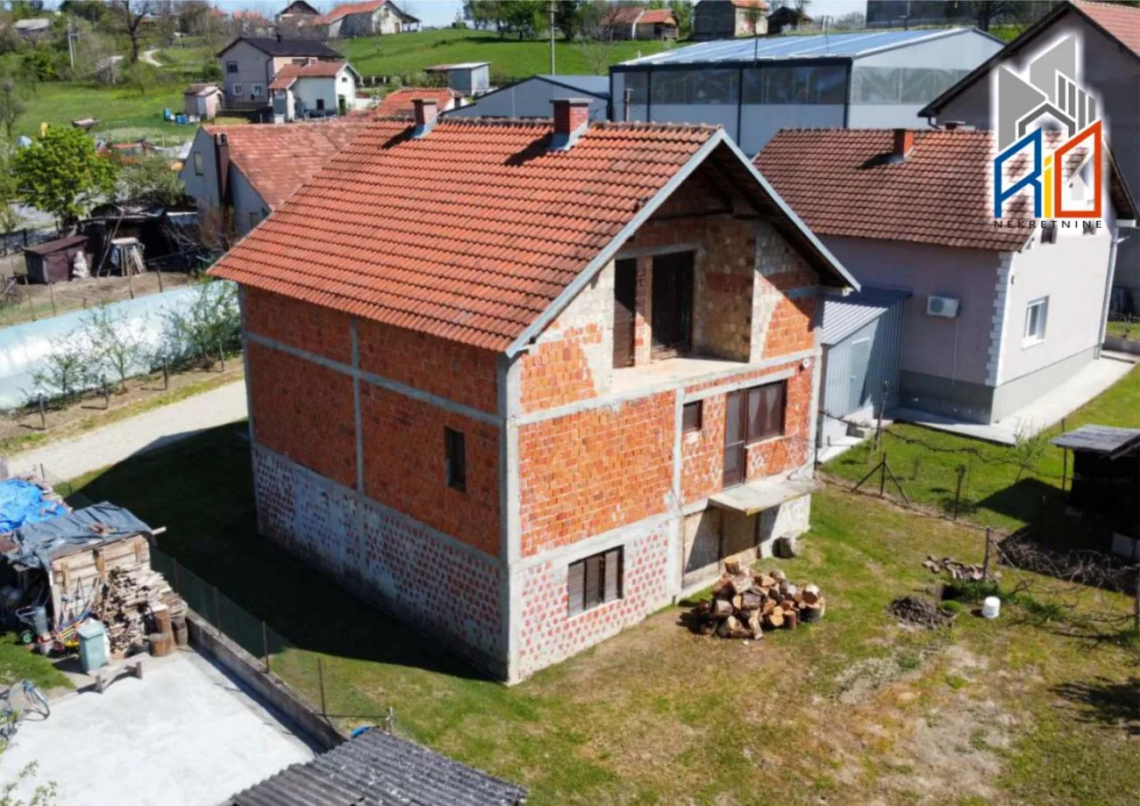 Useljiva kuća u Radjevom selu kod Valjeva slika 11